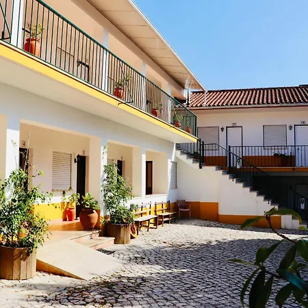 Costa Brava Alojamento * Benedita