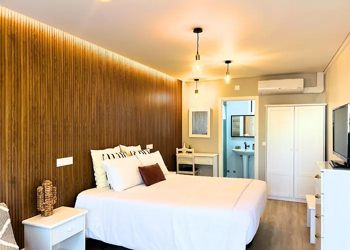Guest house Costa Brava Alojamento 3*